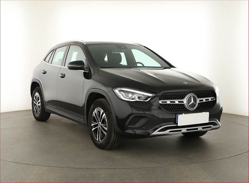 Mercedes-Benz GLA (2023) 200, STK, KLIMA, NAVI - fotografie inzerátu