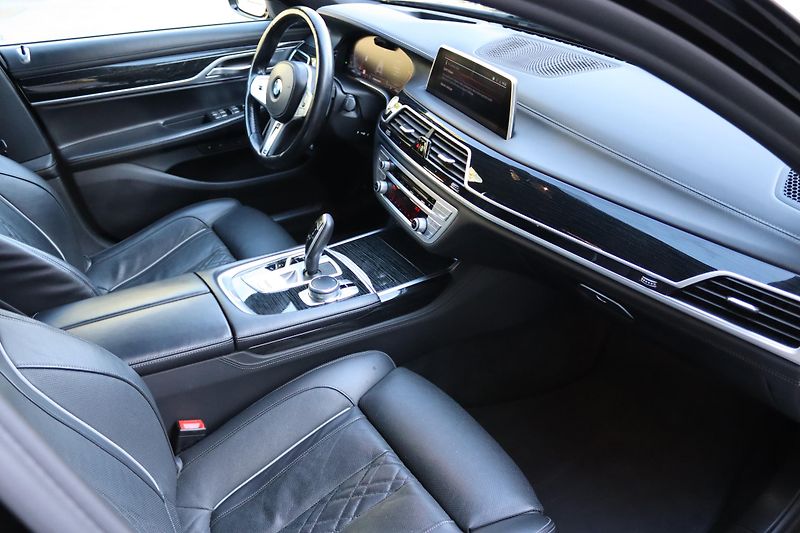 BMW Řada 7 730D XDRIVE M-PAKET G11 210kW - fotka 43 z 46