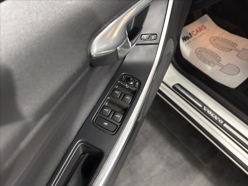 Volvo S60 1,6   T3 SUMMUM XENON BLIS - fotka 7 z 33