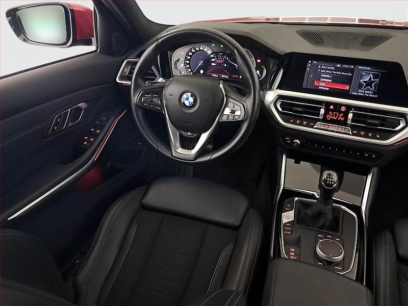 BMW Řada 3 (2020) 318 d - fotka 7 z 19