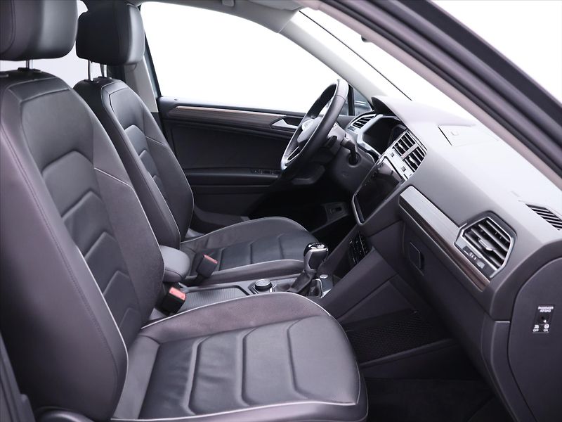 Volkswagen Tiguan Allspace 2,0 TSI 140kW DSG 4M Kůže DPH - fotka 13 z 38