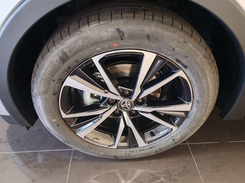 Toyota C-HR - fotka 12 z 41