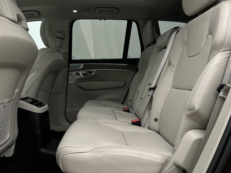 Volvo XC90 T8 AWD RECHARGE BRIGHT PLUS - fotka 6 z 56