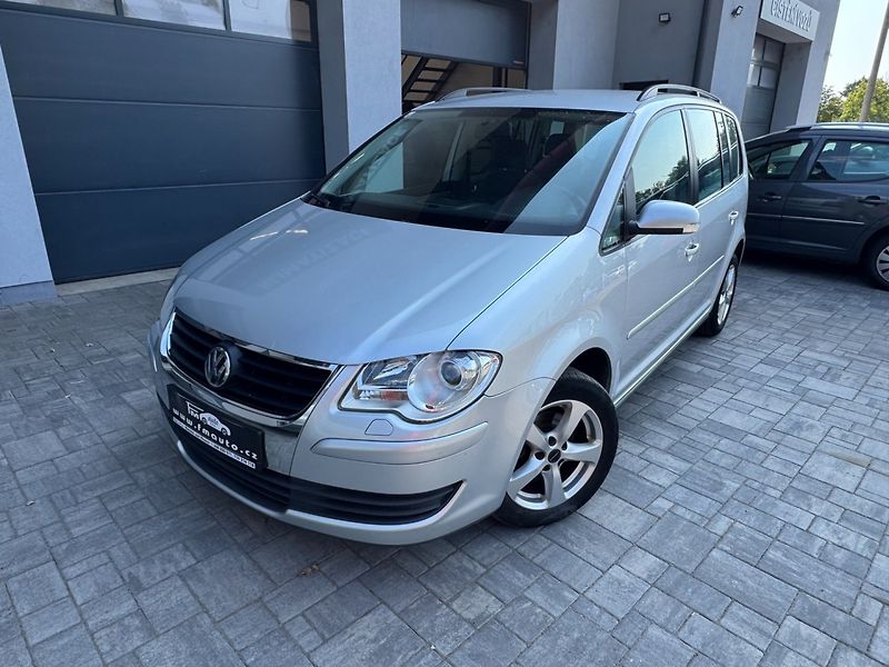 Volkswagen Touran (2008) 1.9 TDi, DUAL KLIMA, TAŽNÉ - fotka 2 z 33