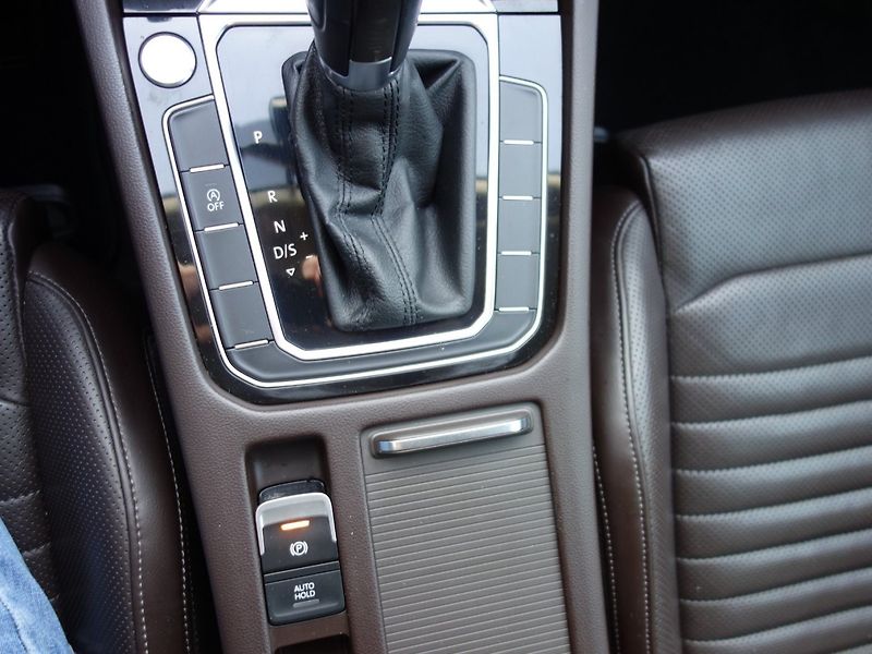 Volkswagen Passat (2015) 2.0TDI 110kW DSG HIGHLINE - fotka 14 z 49