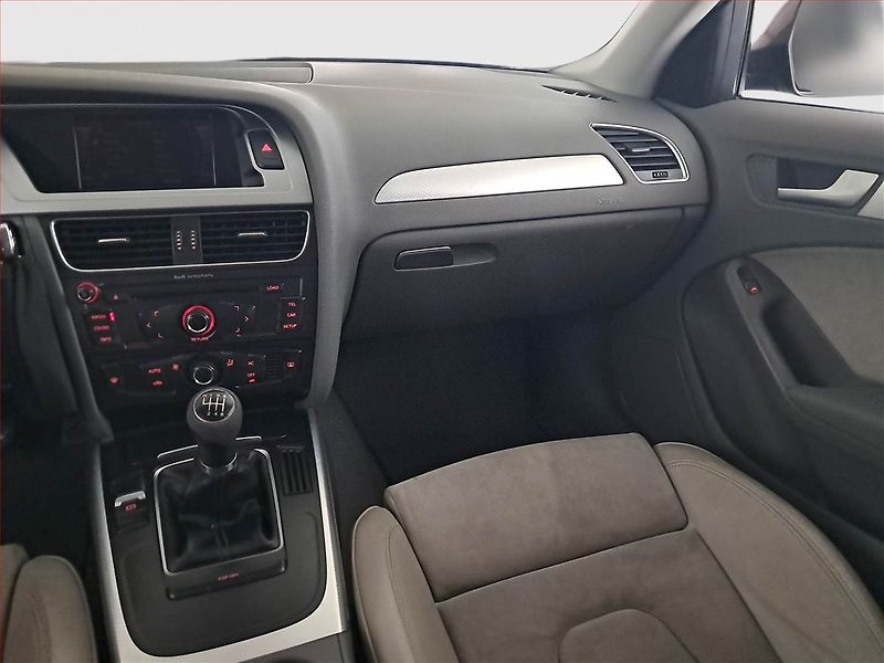 Audi A4 (2008) 1.8 TFSI, Serv.kniha - fotka 8 z 15
