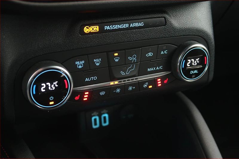 Ford Kuga (2021) 1.5 EcoBoost - fotka 13 z 18