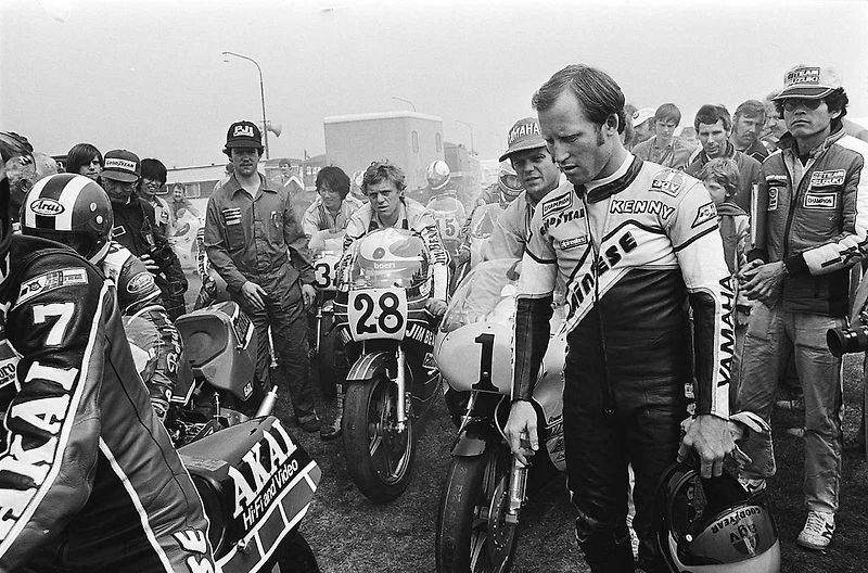 Kenny Roberts, Barry Sheene a Johny Cecotto při holandské TT 500 ccm v Assenu.
