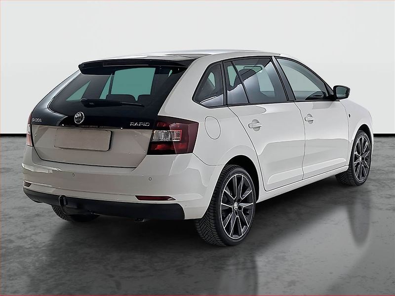 Škoda Rapid (2015) Spaceback 1.2 TSI, Xenony - fotka 5 z 19