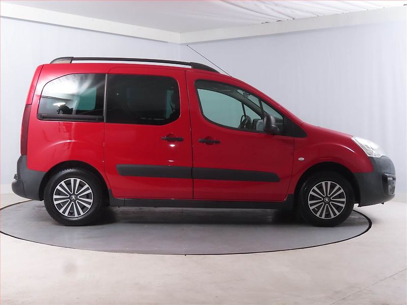Peugeot Partner (2017) Outdoor 1.6 16V, 5Míst, ČR - fotka 6 z 13