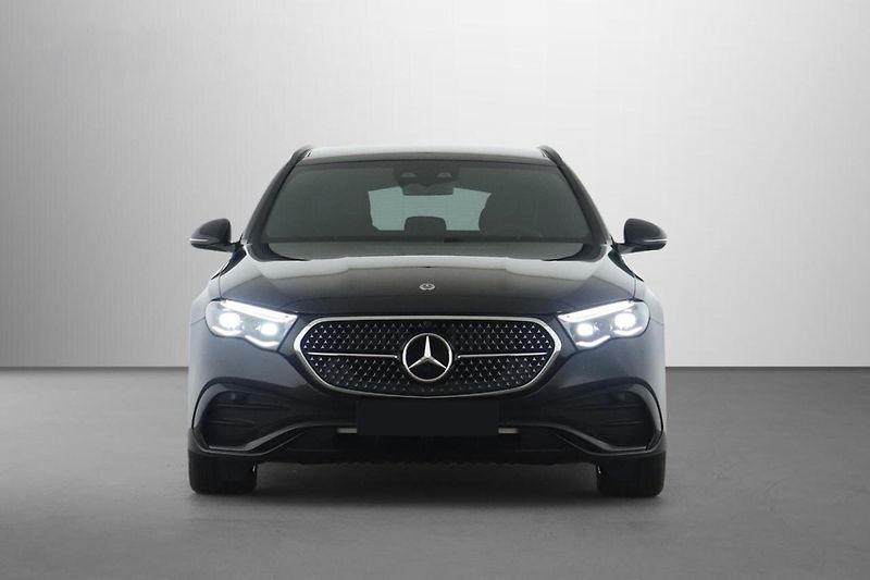 Mercedes-Benz Třídy E 220d 4M AMG 360 Pano DIGI.L Ta - fotka 2 z 15