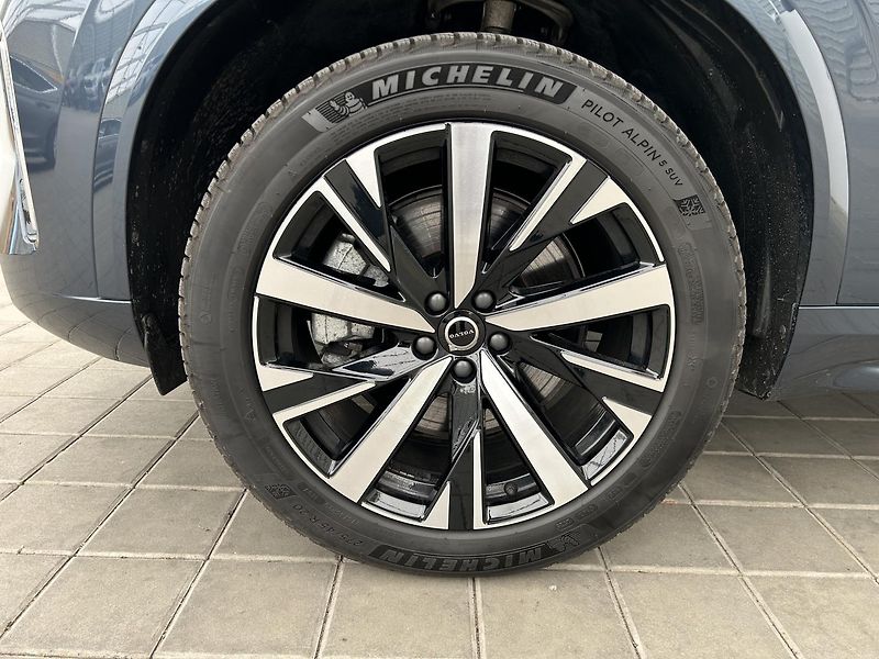 Volvo XC90 2.0 T8 4x4 . - fotka 10 z 28