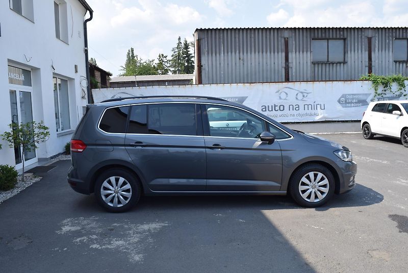 Volkswagen Touran (2017) 1.4TSI 110kw CLBMT 7MÍST TAŽNÉ - fotka 6 z 41