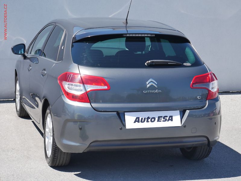 Citroën C4 (2011) 1.4i, ČR, AC, park.asist - fotka 6 z 18