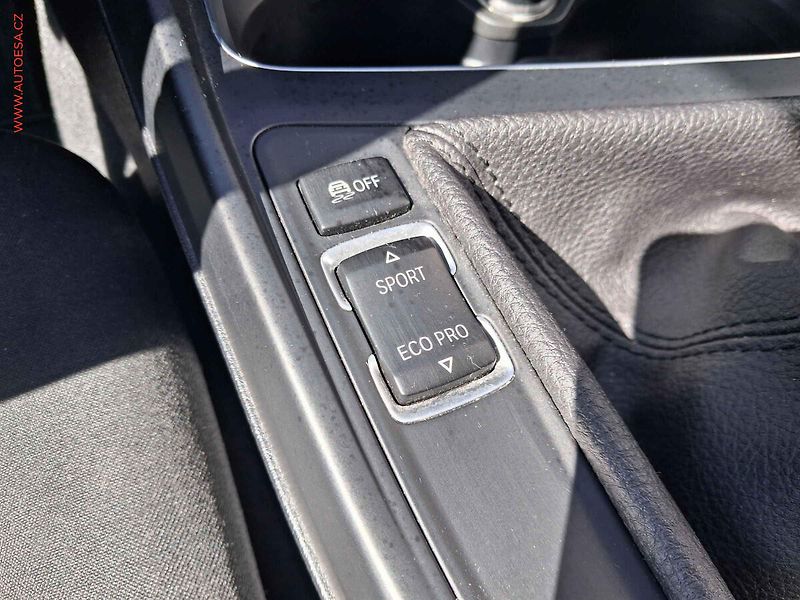 BMW Řada 1 (2017) 2.0i 120i, navi - fotka 14 z 21