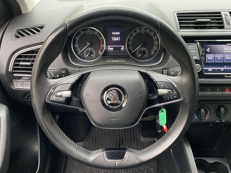 Škoda Fabia (2022) Combi 1.0 TSI Ambition Plus - fotka 6 z 30