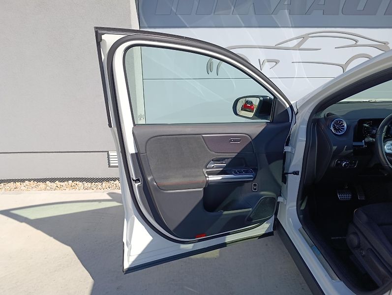 Mercedes-Benz EQA 250+ AMG 140kW ČR PANO  - fotka 27 z 34