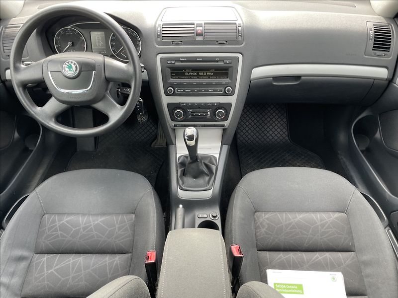 Škoda Octavia 1,2 TSi 77kw Ambiente výborný - fotka 11 z 29