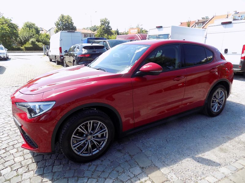 Alfa Romeo Stelvio 2,2 JTD 140 KW Q4 - fotka 18 z 40