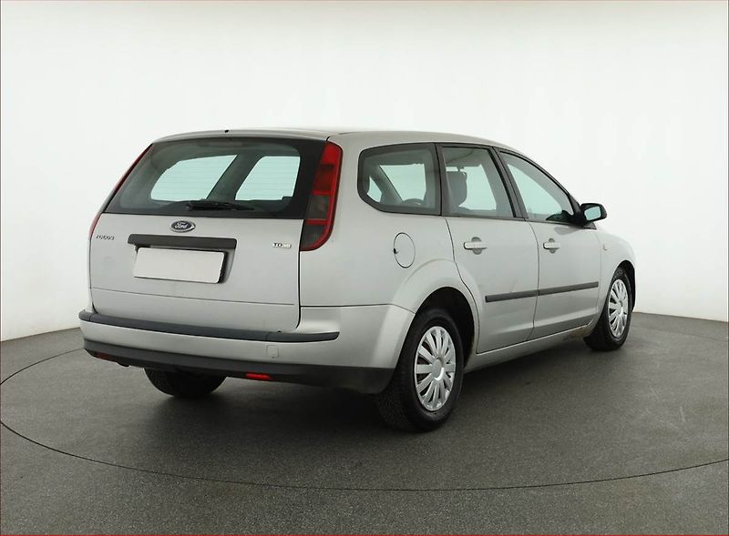 Ford Focus (2005) 1.6 TDCi, Klima, levný provoz - fotka 5 z 12