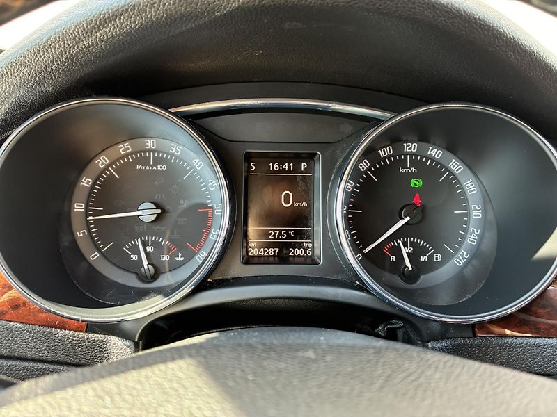 Škoda Superb 2.0 TDI 4x4 DSG / 103 kW Exclu - fotka 16 z 25