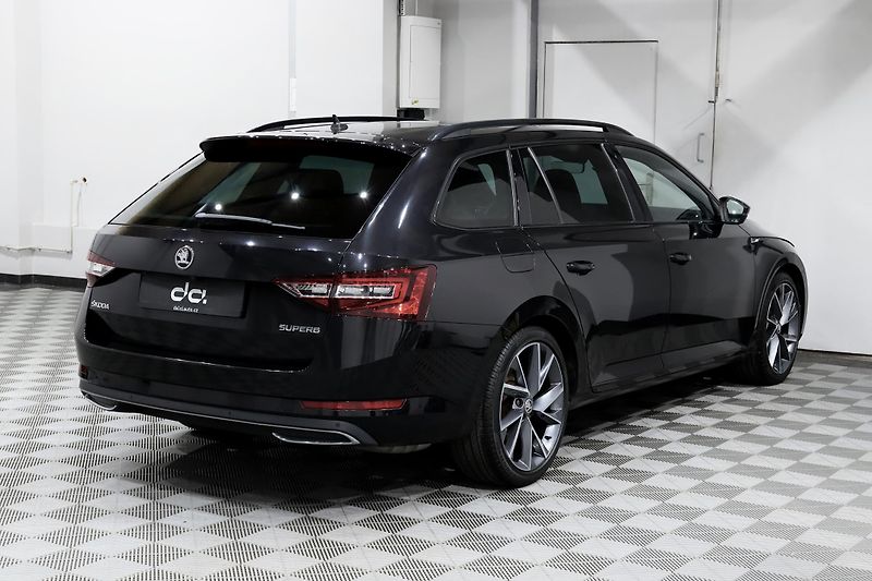 Škoda Superb 2.0 TSI 162 kW DSG Sportline - fotka 5 z 50