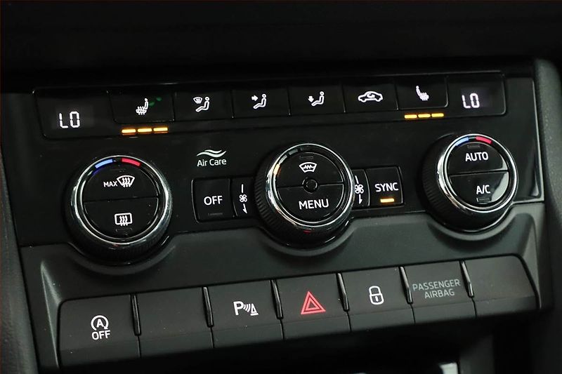 Škoda Karoq (2025) 1.5 TSI, Drive, Matrix FullLed - fotka 14 z 16