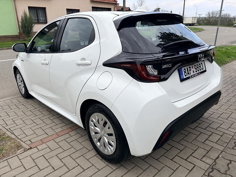 Toyota Yaris 1.5 VVT-i HYBRID - fotka 3 z 36