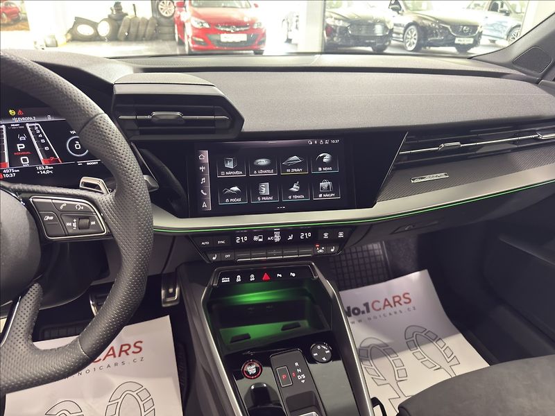 Audi RS 3 2,5   TFSI B&O 1.MAJ ČR DPH - fotka 17 z 46