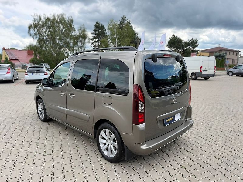 Peugeot Partner ALLURE 1.6VTi 120. 5 míst - fotka 16 z 27