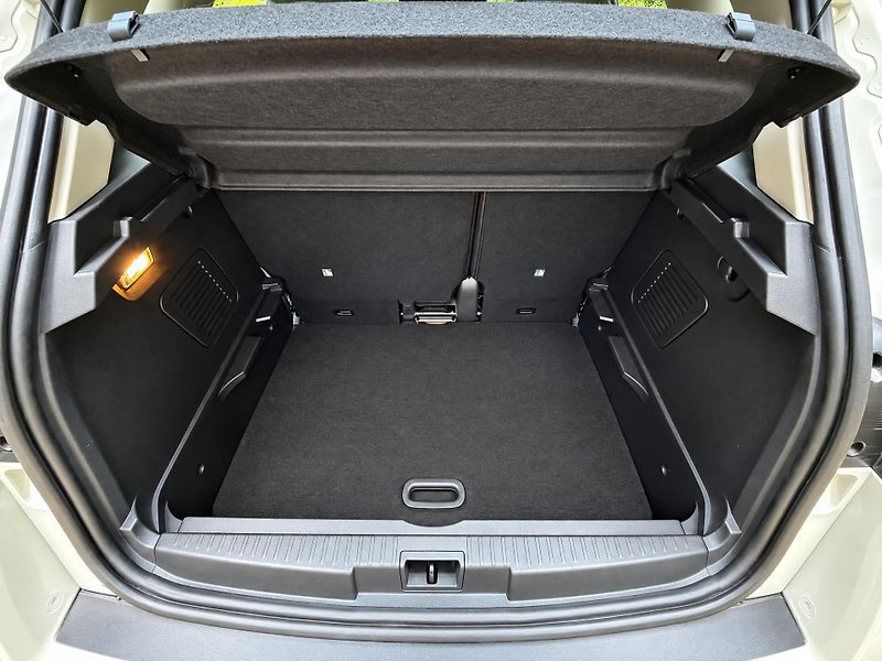 Renault Captur 1,3 TCe 96kW Intens LED Navi - fotka 14 z 42