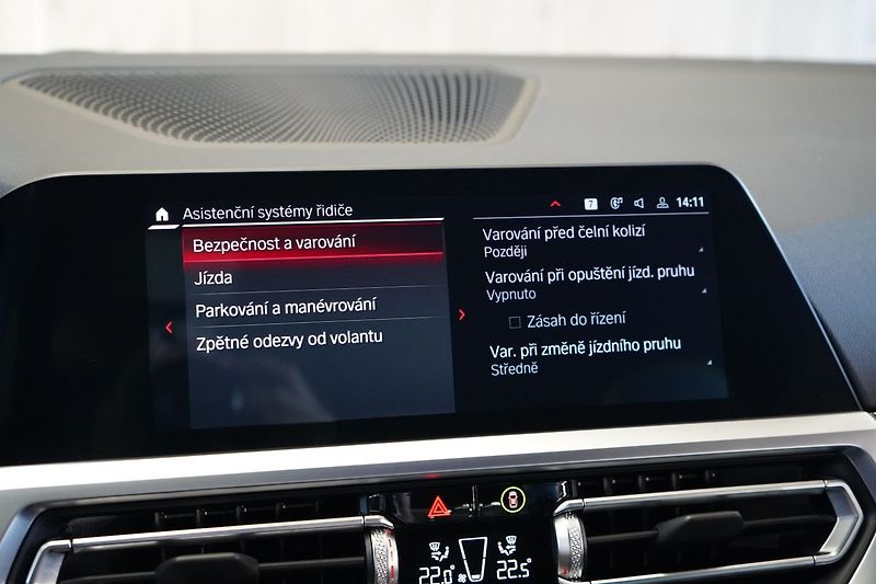 BMW M4 Competition xDrive Convertible - fotka 35 z 45