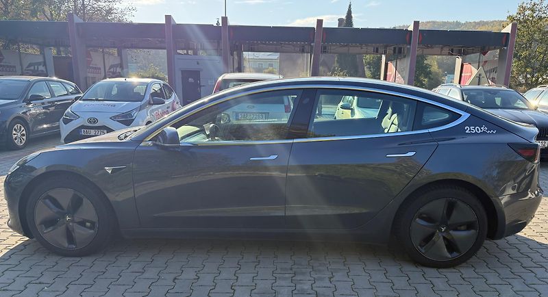 Tesla Model 3 (2020) LR AWD, tažné, EAP, odpočet - fotka 7 z 11