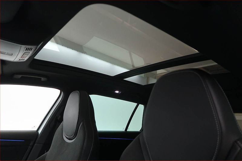 Škoda Superb (2023) Sportline 2.0 TDI - fotka 15 z 17