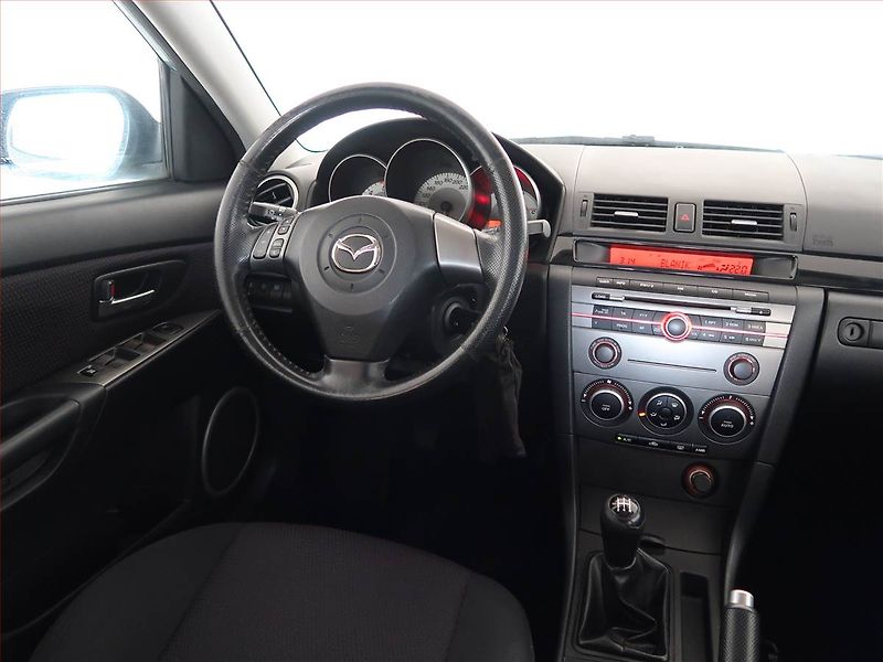 Mazda 3 (2006) 1.6 DI Turbo, nová STK - fotka 7 z 14