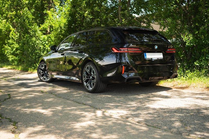 BMW Řada 5 (2025) 540d xDrive, M Sport, Tažné - fotka 4 z 32