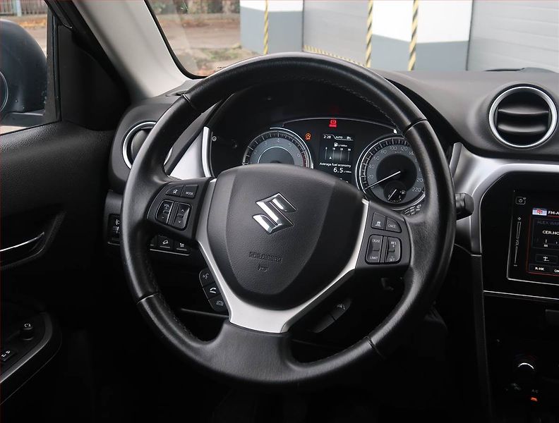 Suzuki Vitara (2019) 1.4 BoosterJet, 4X4, Tempomat - fotka 21 z 21