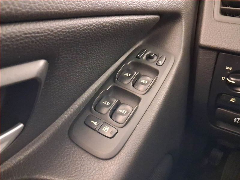 Volvo XC90 (2010) D5, 4X4, Automat, 7 míst - fotka 18 z 21