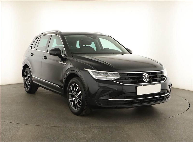 Volkswagen Tiguan (2022) Life 1.5 TSI - fotografie inzerátu