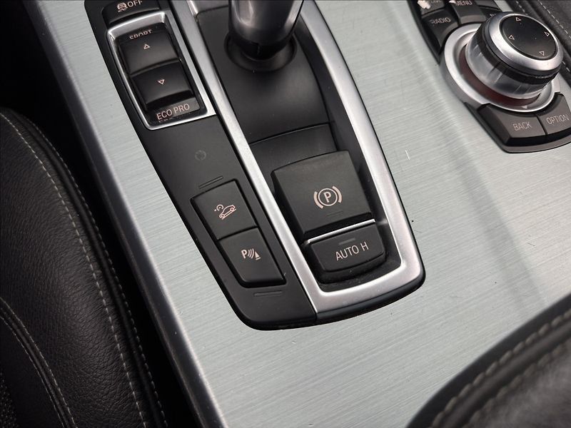 BMW X3 2,0 4X4 DPH M 2XKOLA NAVI ČR - fotka 23 z 36