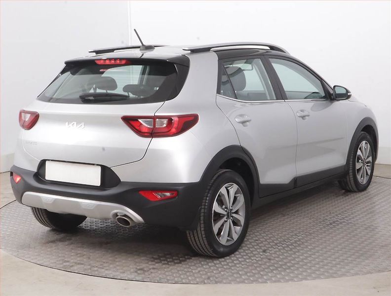 Kia Stonic (2023) Exclusive 1.0 T-GDI, EXCLUSIVE - fotka 5 z 16