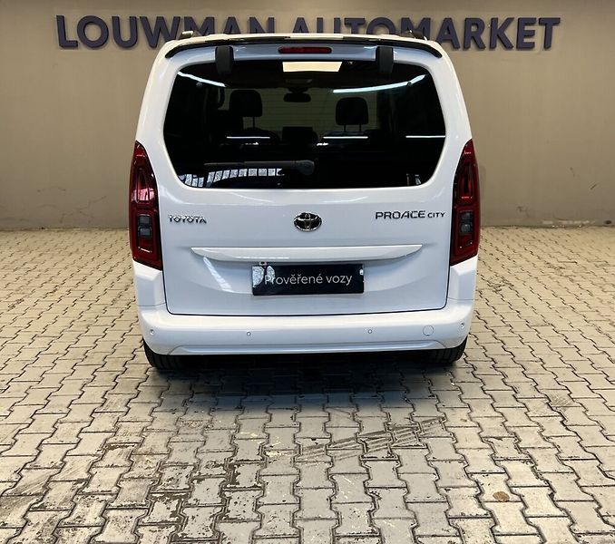Toyota ProAce City Verso 1,5 8AT FAMILY L1 PANO - fotka 17 z 17