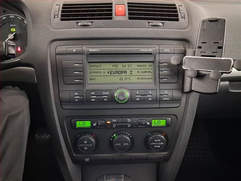 Škoda Octavia (2006) Ambiente Plus 2.0 TDI, Automat - fotka 12 z 20