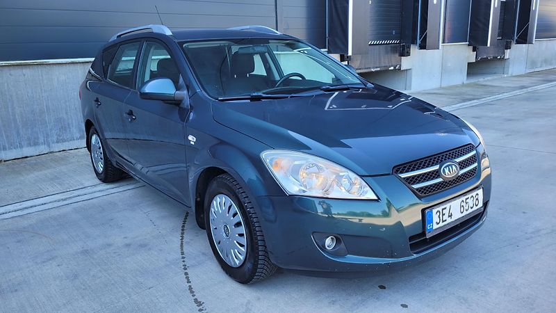 Kia Ceed 1,6i 93KW KOUPENO V ČR - fotka 1 z 21