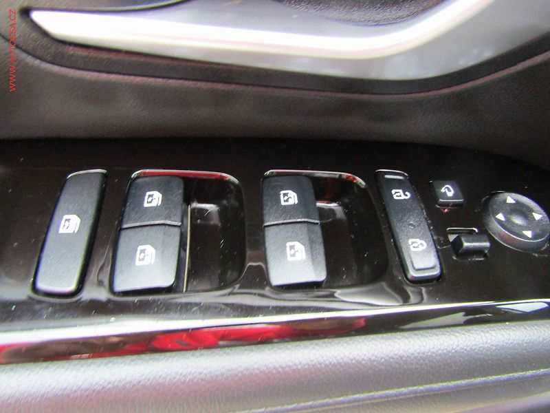 Hyundai Tucson (2023) 1.6 T-GDI, 1.maj,ČR, Kamera - fotka 11 z 24