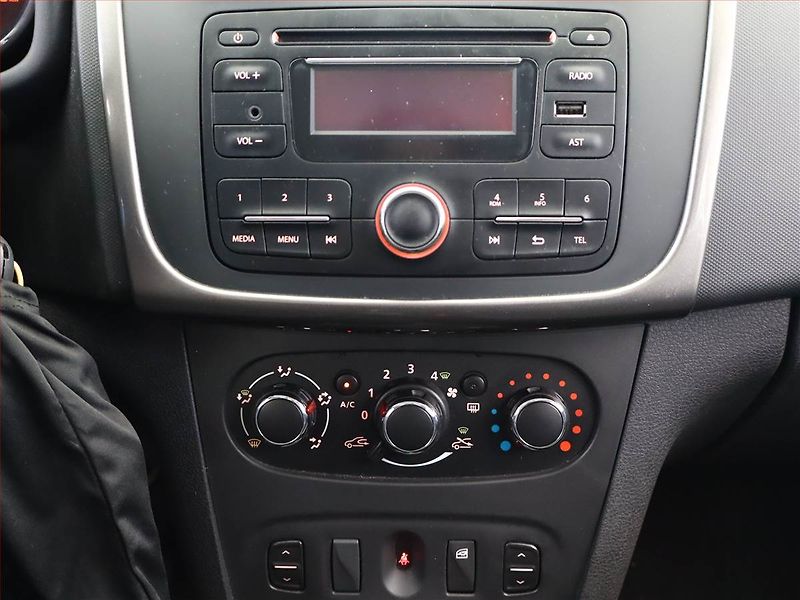 Dacia Logan (2015) 1.2 16V, ČR,1.maj, Serv.kniha - fotka 9 z 10