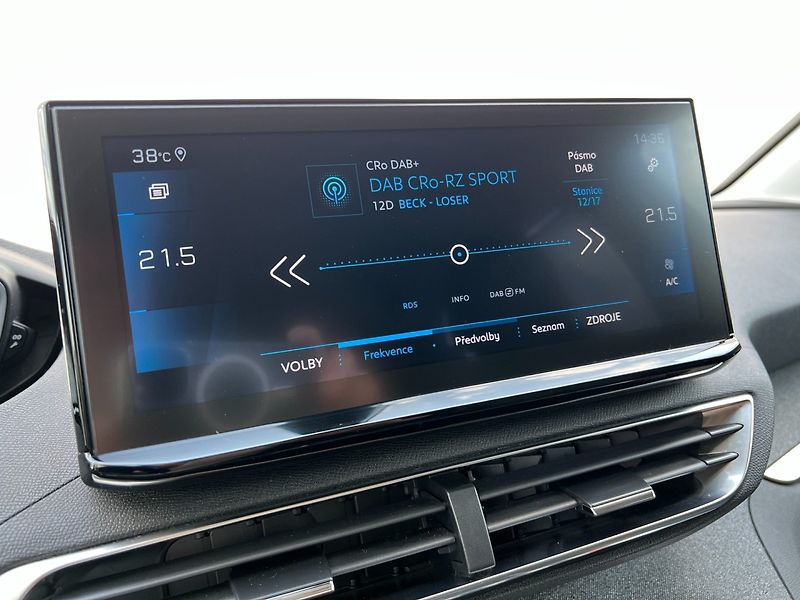 Peugeot 5008 (2021) 1.5HDi 96kW Allure+! Tažné! 7m - fotka 31 z 46