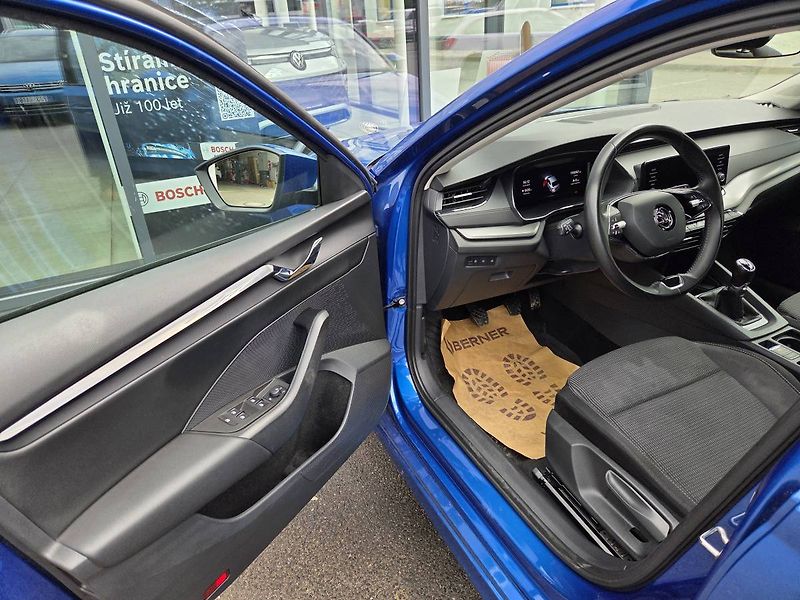 Škoda Octavia 1.5 TSI Ambiente - fotka 8 z 31