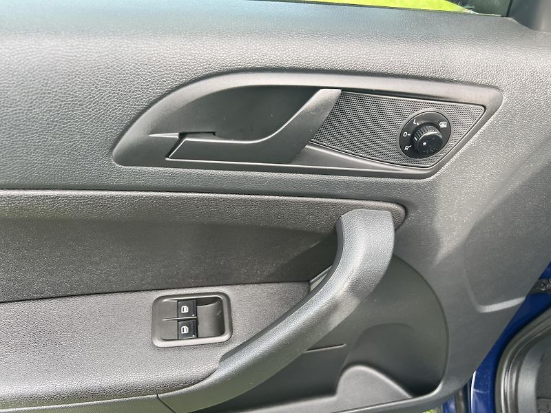 Škoda Yeti 1.2TSI 77KW,KLIMA,ESP,ASR,CD - fotka 32 z 40