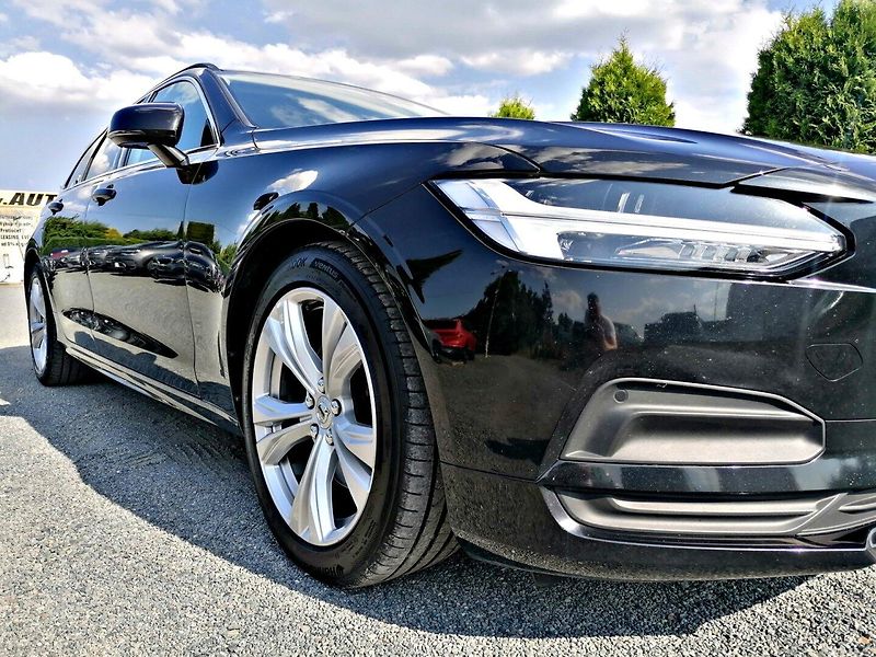 Volvo V90 (2022) 2.0 B4 MHEV Kůže A/T - fotka 31 z 33